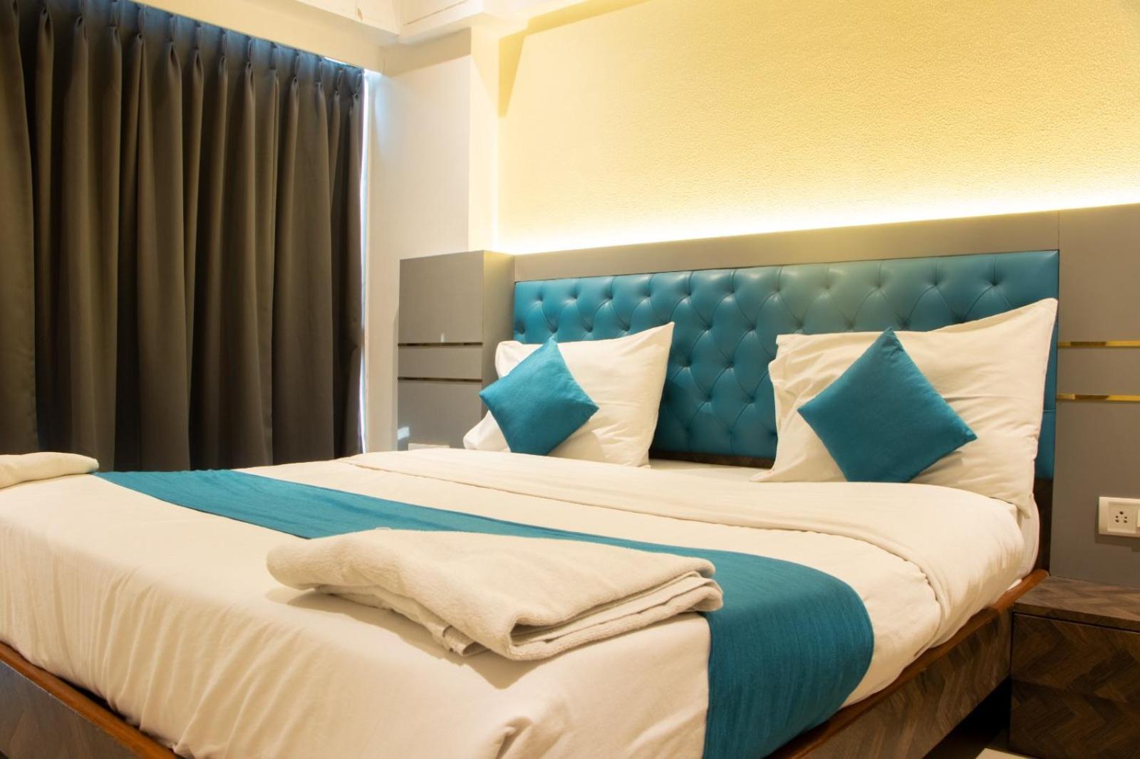 Hotel J R Residency Nová Bombaj Exteriér fotografie