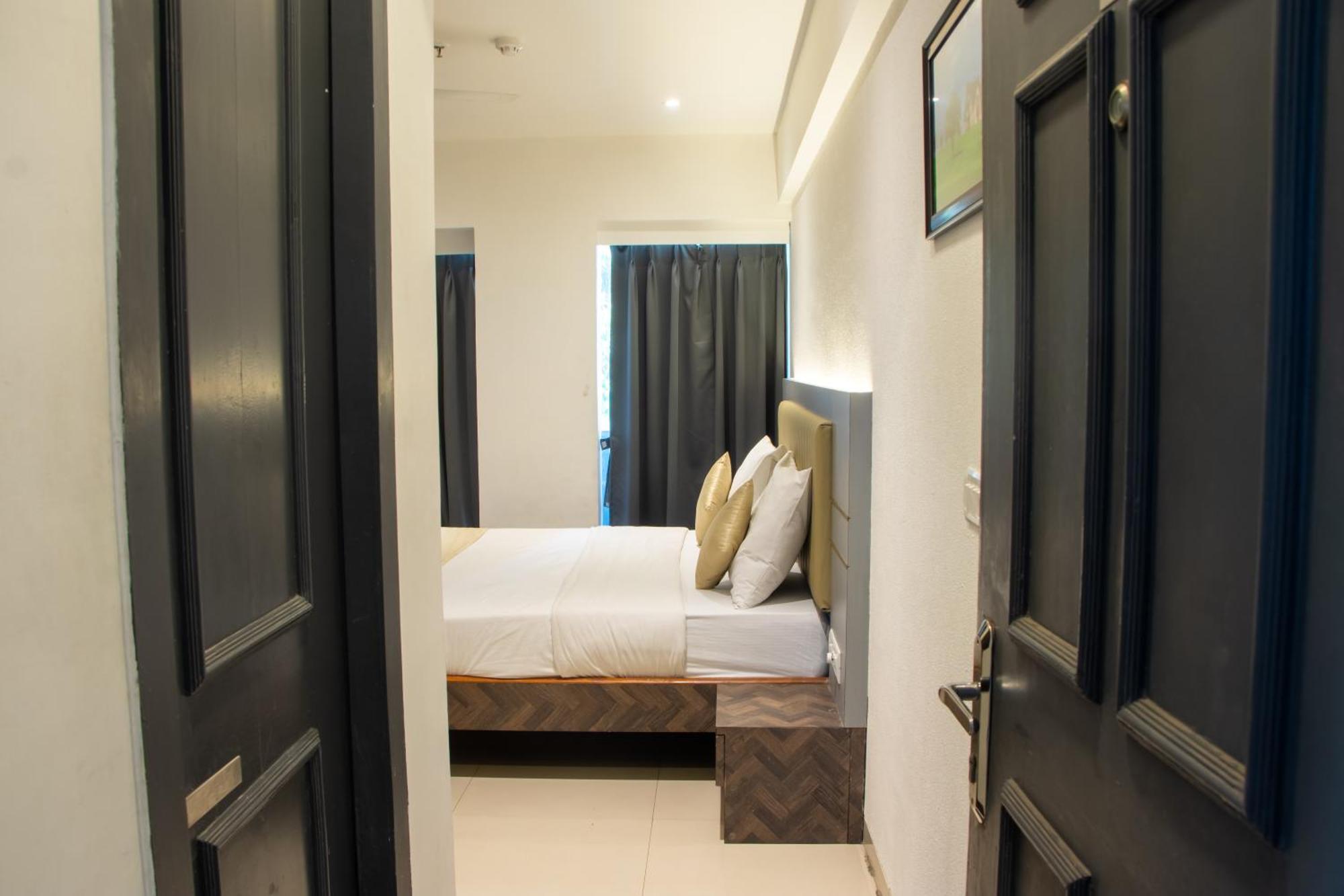 Hotel J R Residency Nová Bombaj Exteriér fotografie
