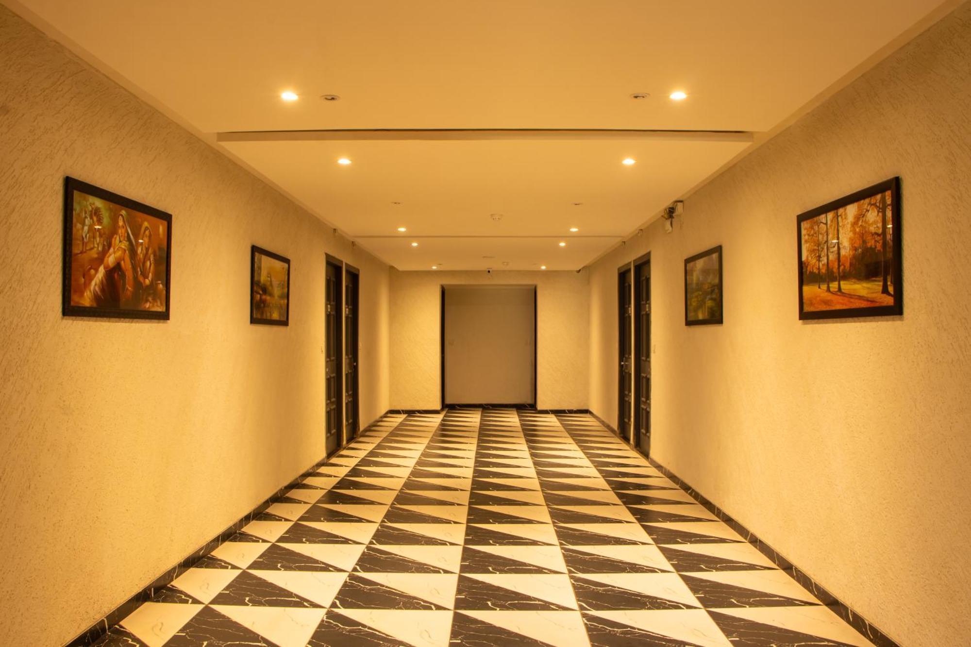 Hotel J R Residency Nová Bombaj Exteriér fotografie